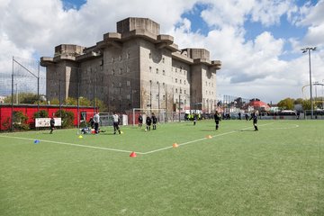 Bild 1 - B-Juniorinnen St.Pauli - C-Juniorinnen SV Steinhorst : Ergebnis: 1:2